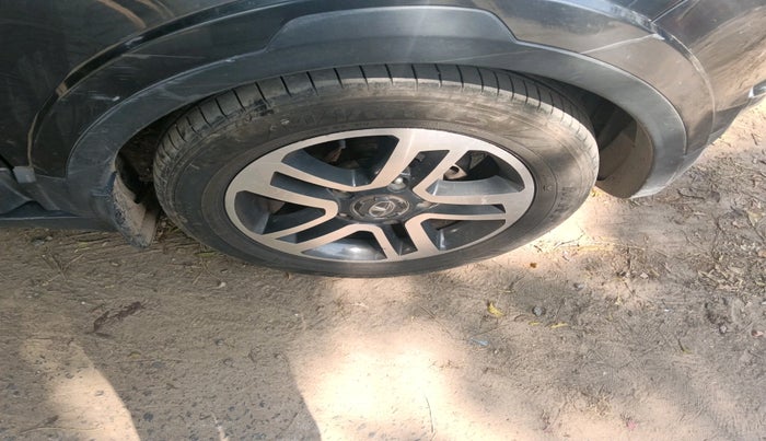 2018 Tata Hexa XT 4X2 7 STR, Diesel, Manual, 1,85,124 km, tyre