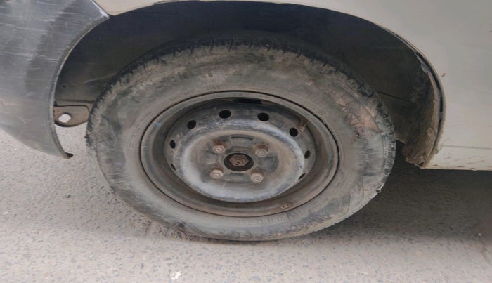 2011 Maruti Alto LXI CNG, Petrol, Manual, 70,718 km, tyre