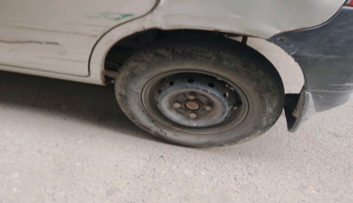 2011 Maruti Alto LXI CNG, Petrol, Manual, 70,718 km, tyre