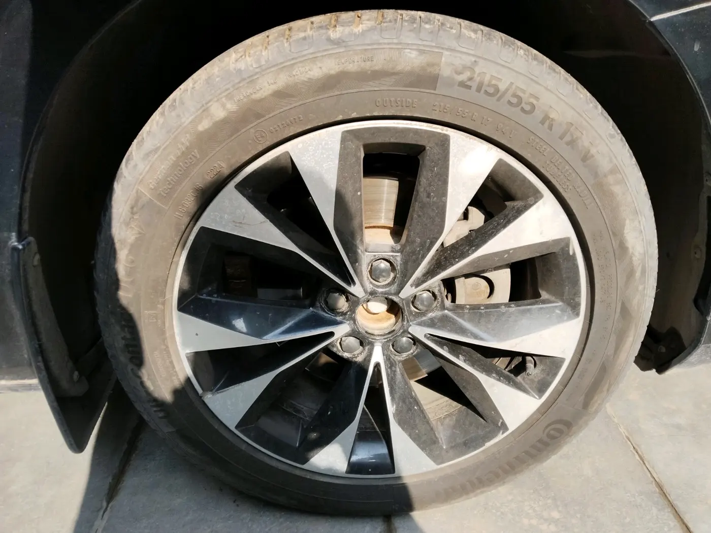 2020 Skoda Superb L&K 2.0 TSI AT, Petrol, Automatic, 93,644 km, tyre