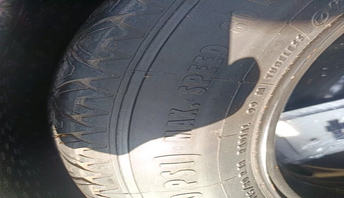 2013 Audi Q3 2.0 TDI QUATTRO, Diesel, Automatic, 1,13,339 km, tyre