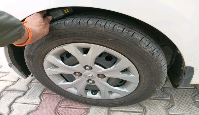 2015 Hyundai Grand i10 MAGNA 1.1 CRDI, Diesel, Manual, 1,61,231 km, tyre