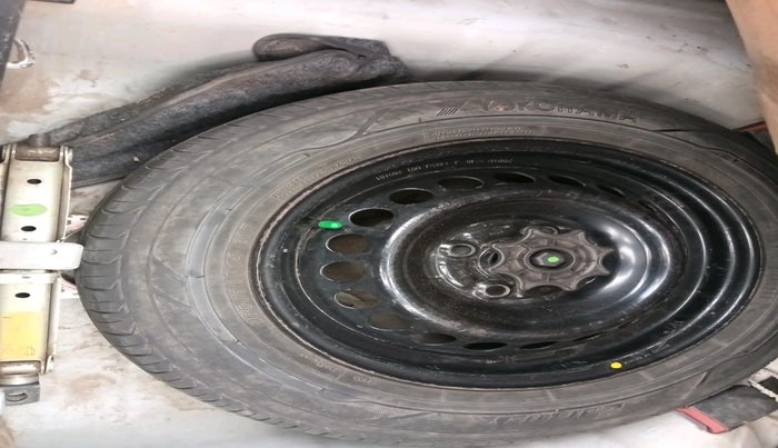 2015 Hyundai Grand i10 MAGNA 1.1 CRDI, Diesel, Manual, 1,61,231 km, tyre