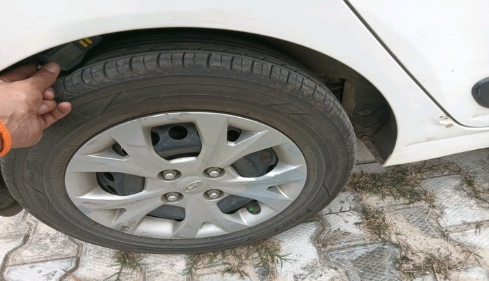 2015 Hyundai Grand i10 MAGNA 1.1 CRDI, Diesel, Manual, 1,61,231 km, tyre