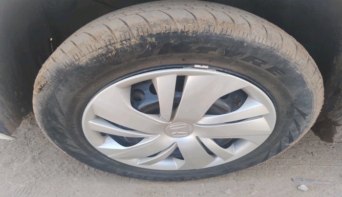 2022 Honda Amaze 1.2L I-VTEC S, Petrol, Manual, 27,399 km, tyre