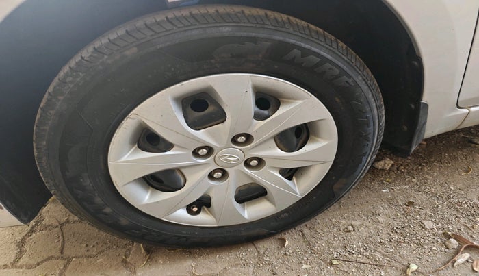 2016 Hyundai Elite i20 SPORTZ 1.2, Petrol, Manual, 92,254 km, tyre