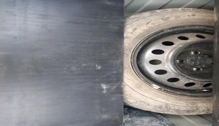 2011 Toyota Etios V, Petrol, Manual, 55,038 km, tyre