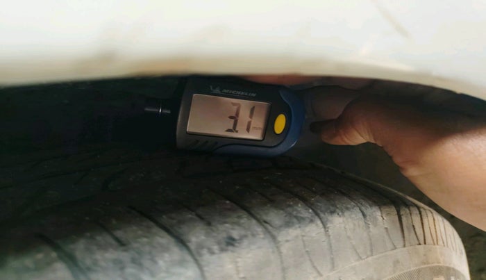 2017 Hyundai Grand i10 MAGNA 1.2 KAPPA VTVT CNG, CNG, Manual, 88,397 km, tyre