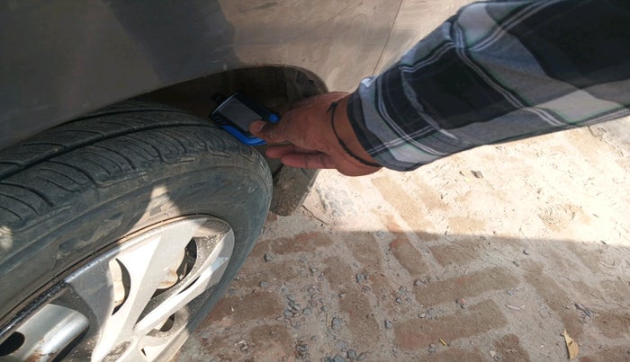 2016 Maruti Wagon R 1.0 LXI CNG, Petrol, Manual, 1,30,631 km, tyre