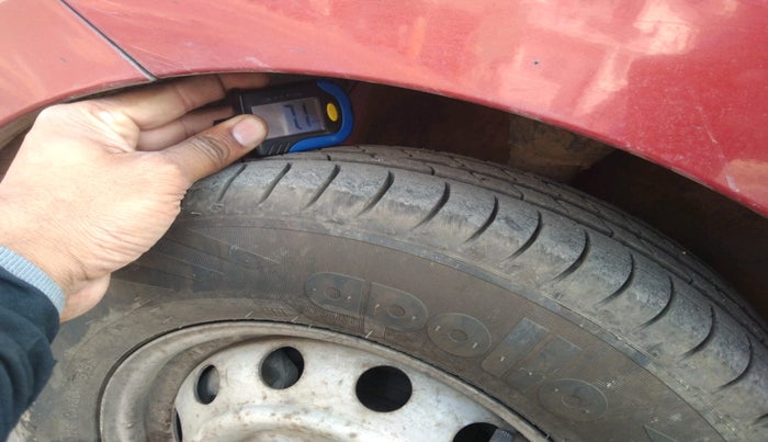 2013 Hyundai Eon ERA +, Petrol, Manual, 39,366 km, tyre