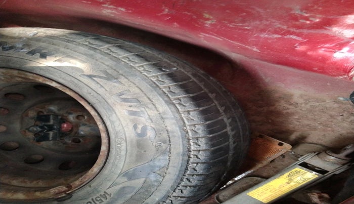 2013 Hyundai Eon ERA +, Petrol, Manual, 39,366 km, tyre