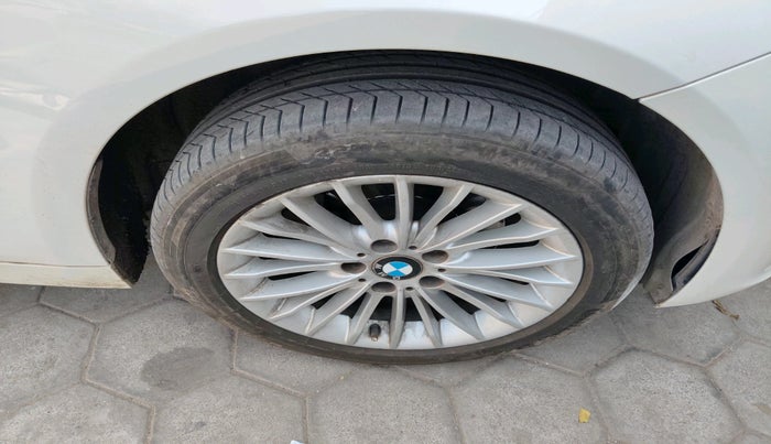 2014 BMW 3 Series 320D LUXURYLINE, Diesel, Automatic, 81,239 km, tyre