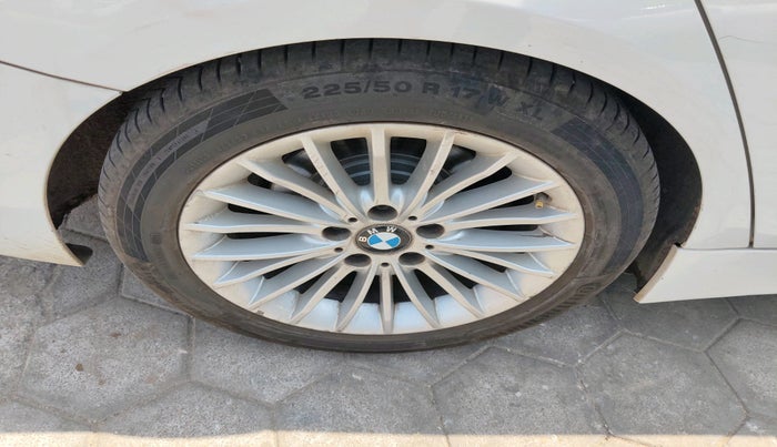 2014 BMW 3 Series 320D LUXURYLINE, Diesel, Automatic, 81,239 km, tyre