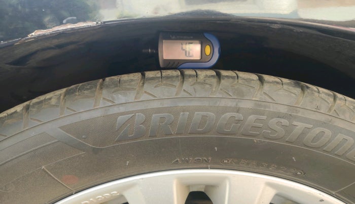 2017 Maruti Ciaz ZETA DIESEL 1.3, Diesel, Manual, 2,30,075 km, tyre