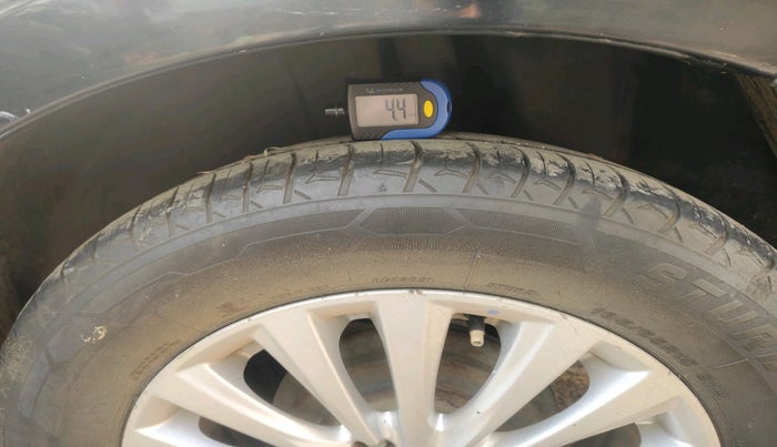 2017 Maruti Ciaz ZETA DIESEL 1.3, Diesel, Manual, 2,30,075 km, tyre