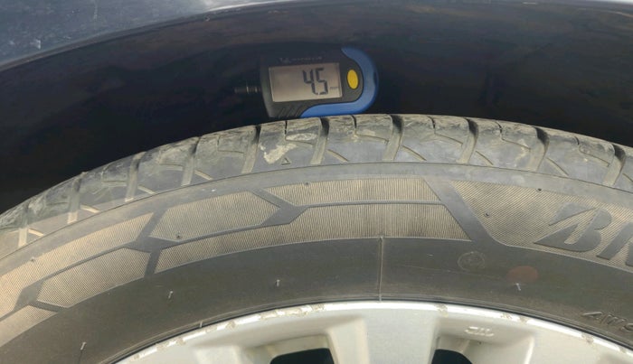 2017 Maruti Ciaz ZETA DIESEL 1.3, Diesel, Manual, 2,30,075 km, tyre