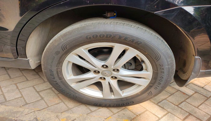 2012 Hyundai Santa Fe 4 WD AT, Diesel, Automatic, 99,882 km, tyre