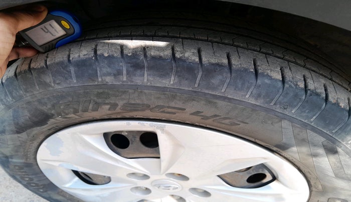 2017 Hyundai Creta E PLUS 1.6 PETROL, Petrol, Manual, 52,500 km, tyre