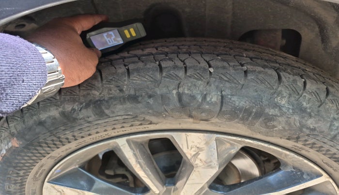 2019 Mahindra XUV300 W8 (O) 1.2 PETROL, Petrol, Manual, 63,590 km, tyre