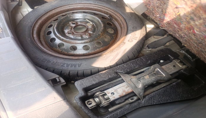 2012 Maruti Wagon R 1.0 VXI, Petrol, Manual, 91,542 km, tyre