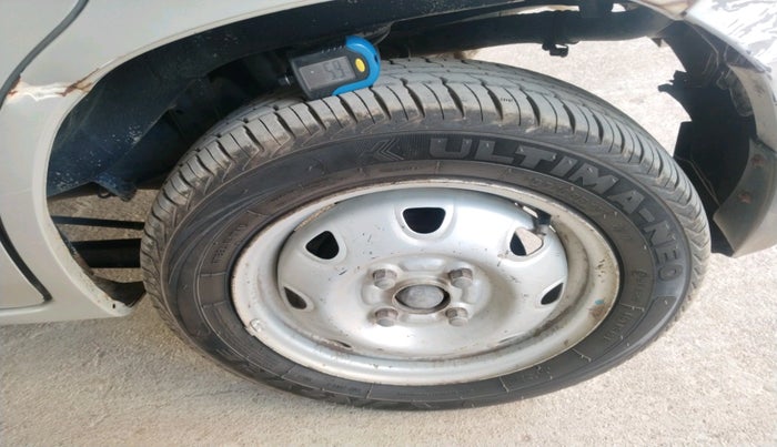 2012 Maruti Zen Estilo LX, Petrol, Manual, 44,744 km, tyre