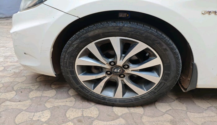 2014 Hyundai Verna FLUIDIC 1.6 VTVT SX AT, Petrol, Automatic, 62,230 km, tyre