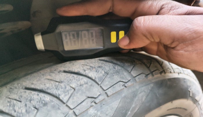 2023 Maruti Swift LXI, Petrol, Manual, 35,214 km, tyre