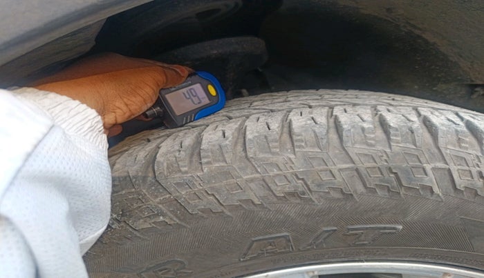 2016 Mahindra XUV500 W10 AT, Diesel, Automatic, 1,39,468 km, tyre