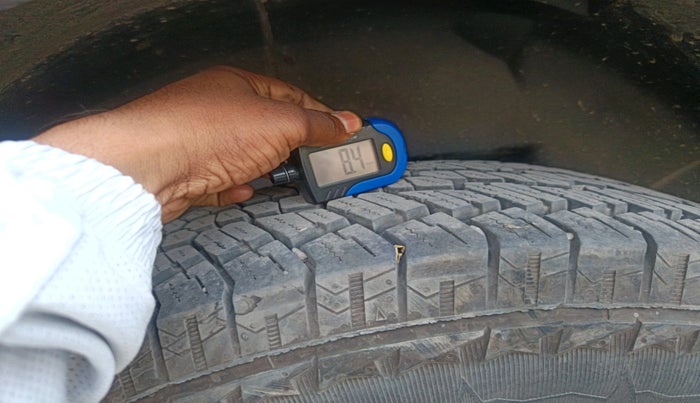 2016 Mahindra XUV500 W10 AT, Diesel, Automatic, 1,39,468 km, tyre