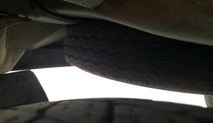 2017 Maruti Eeco 5 STR WITH A/C+HTR, CNG, Manual, 93,215 km, tyre