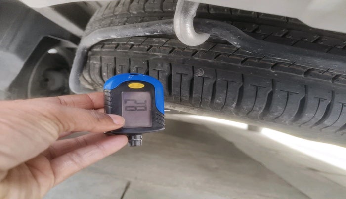 2021 Maruti XL6 ZETA AT, Petrol, Automatic, 55,726 km, tyre