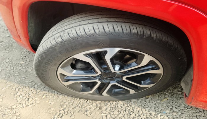 2022 Jeep Compass MODEL S (O) DIESEL 4X4 AT, Diesel, Automatic, 1,19,492 km, tyre