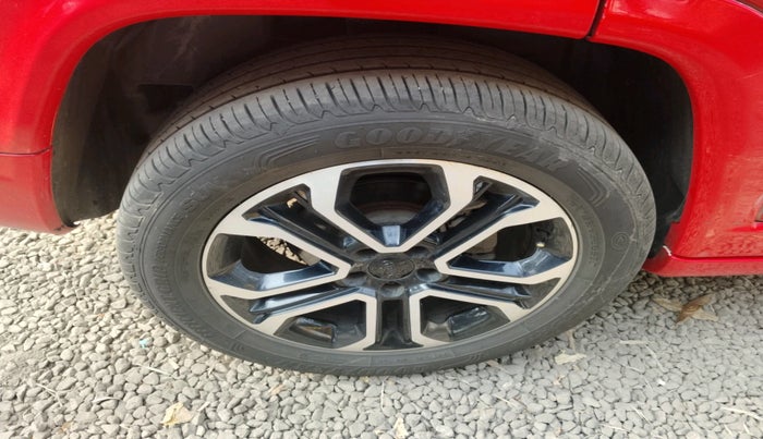 2022 Jeep Compass MODEL S (O) DIESEL 4X4 AT, Diesel, Automatic, 1,19,492 km, tyre