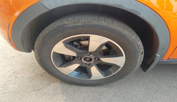 2019 Tata NEXON XZ PLUS DIESEL, Diesel, Manual, 1,23,417 km, tyre