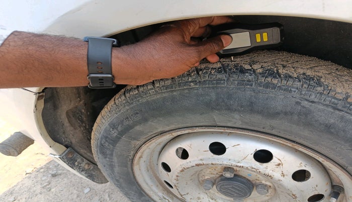 2012 Maruti Swift Dzire LDI, Diesel, Manual, 1,42,153 km, tyre