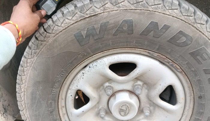 2018 Tata Safari Storme 2.2 EX 4X2, Diesel, Manual, 1,52,064 km, tyre