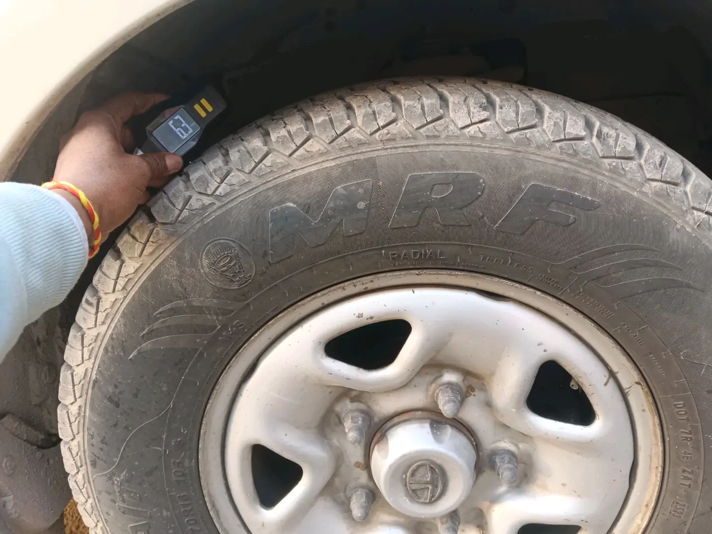 2018 Tata Safari Storme 2.2 EX 4X2, Diesel, Manual, 1,52,064 km, tyre