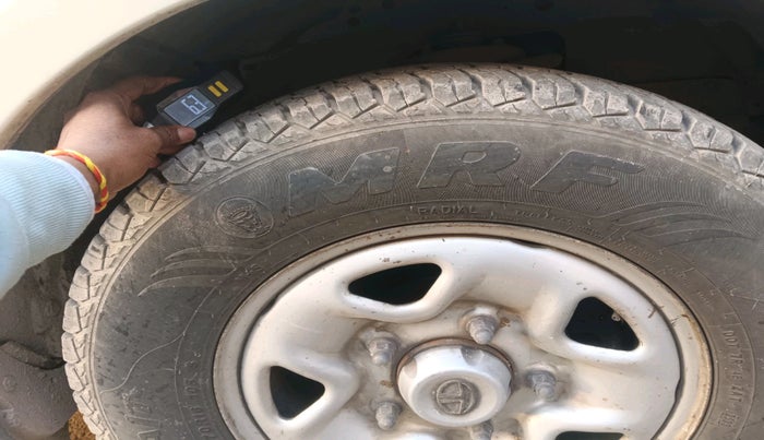 2018 Tata Safari Storme 2.2 EX 4X2, Diesel, Manual, 1,52,064 km, tyre