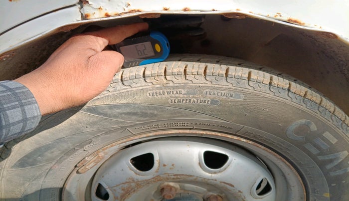 2011 Maruti Eeco 5 STR, Petrol, Manual, 1,49,597 km, tyre