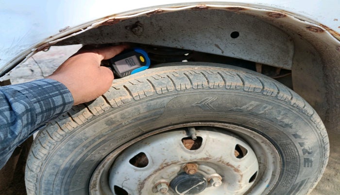 2011 Maruti Eeco 5 STR, Petrol, Manual, 1,49,597 km, tyre