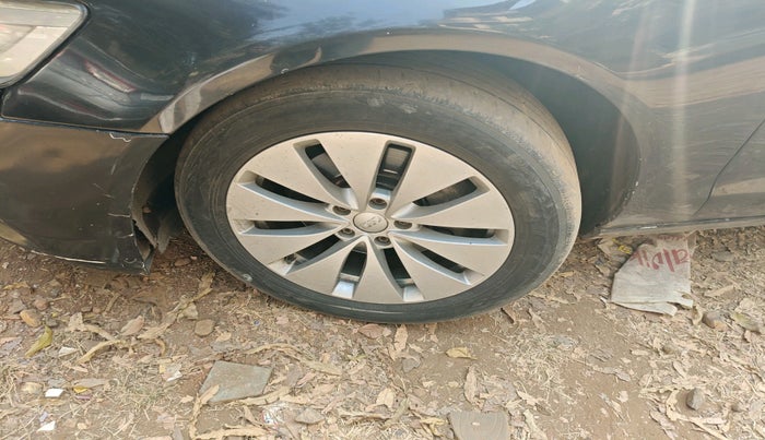 2013 Audi A6 2.0 TDI PREMIUM PLUS, Diesel, Automatic, 1,53,424 km, tyre