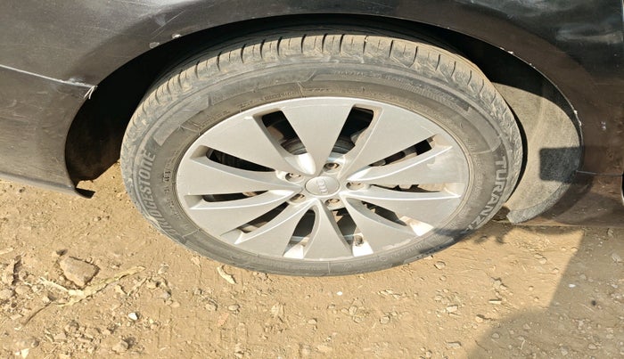 2013 Audi A6 2.0 TDI PREMIUM PLUS, Diesel, Automatic, 1,53,424 km, tyre