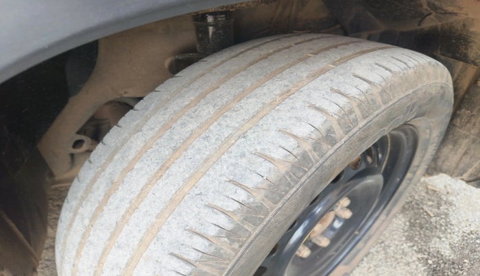 2018 Maruti Vitara Brezza ZDI, Diesel, Manual, 1,65,064 km, tyre