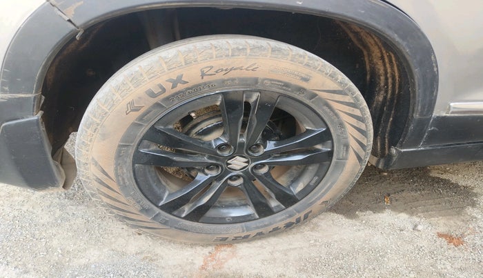 2018 Maruti Vitara Brezza ZDI, Diesel, Manual, 1,65,064 km, tyre