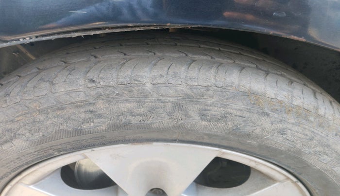 2007 BMW 3 Series 320D, Diesel, Automatic, 1,14,407 km, tyre