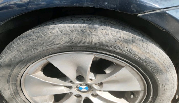 2007 BMW 3 Series 320D, Diesel, Automatic, 1,14,407 km, tyre