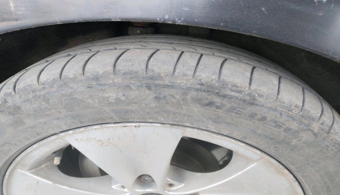 2007 BMW 3 Series 320D, Diesel, Automatic, 1,14,407 km, tyre