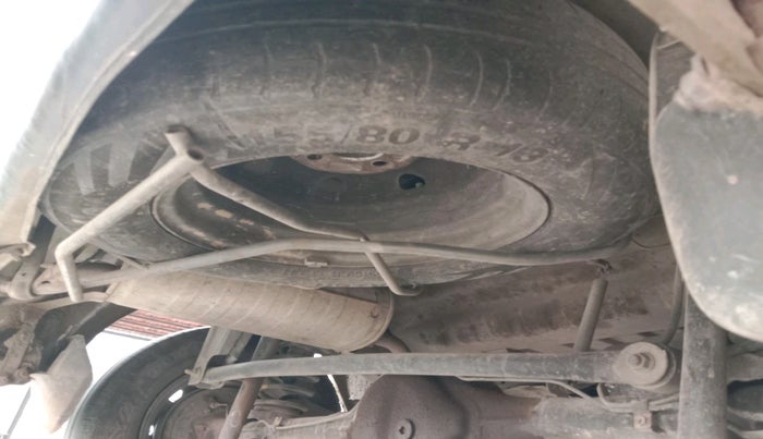 2017 Maruti Eeco 5 STR WITH A/C+HTR, Petrol, Manual, 1,41,147 km, tyre