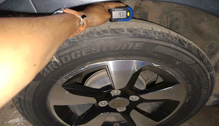 2018 Tata NEXON XZA PLUS DIESEL, Diesel, Automatic, 63,109 km, tyre