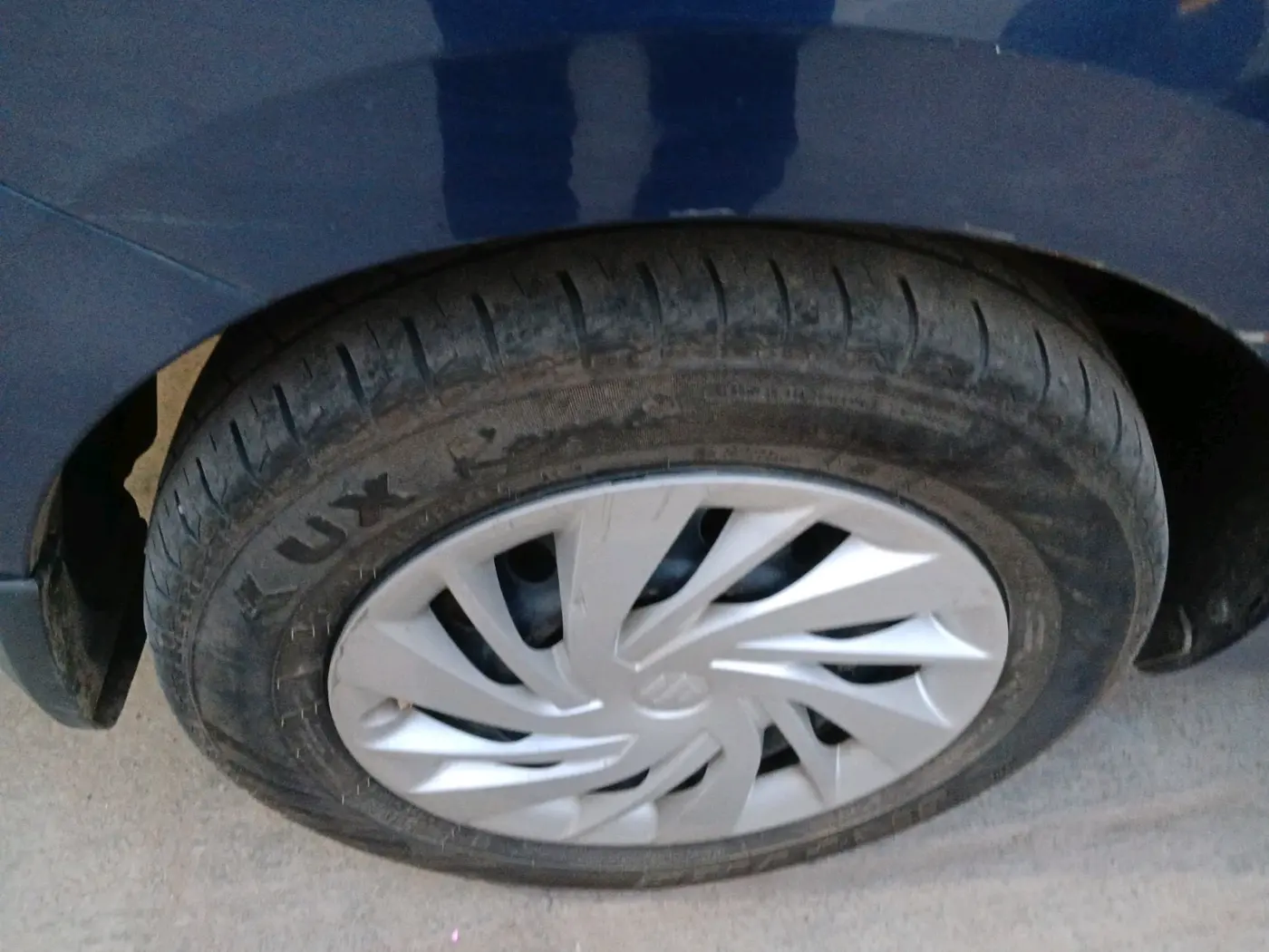 2021 Maruti Ertiga VXI SHVS, CNG, Manual, 91,708 km, tyre